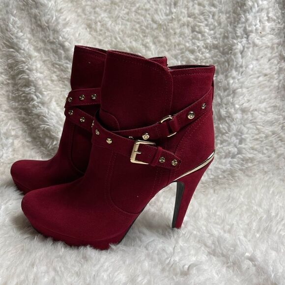 GBG Guess Deeka  Red synthetic suede ankle boots gold tone studs accents SZ10M - Picture 9 of 11